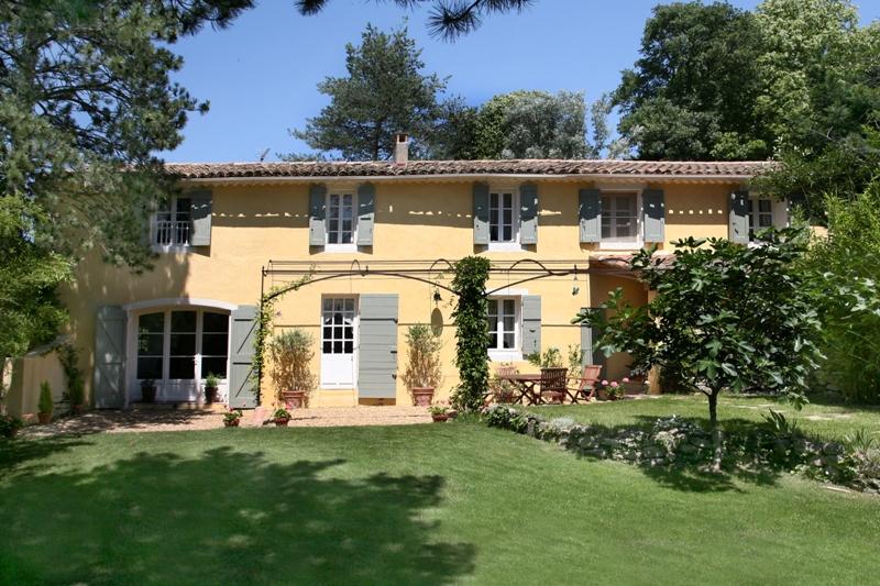Mas en Provence sud Luberon entièrement restauré, surface utile de 230 m²
